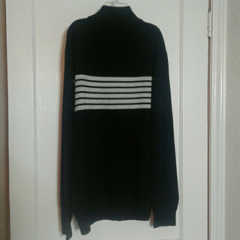 Sweater - Picture 4 of 4